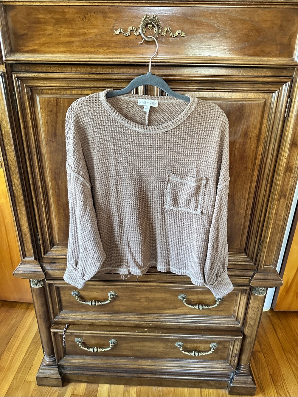 Brown light sweater
